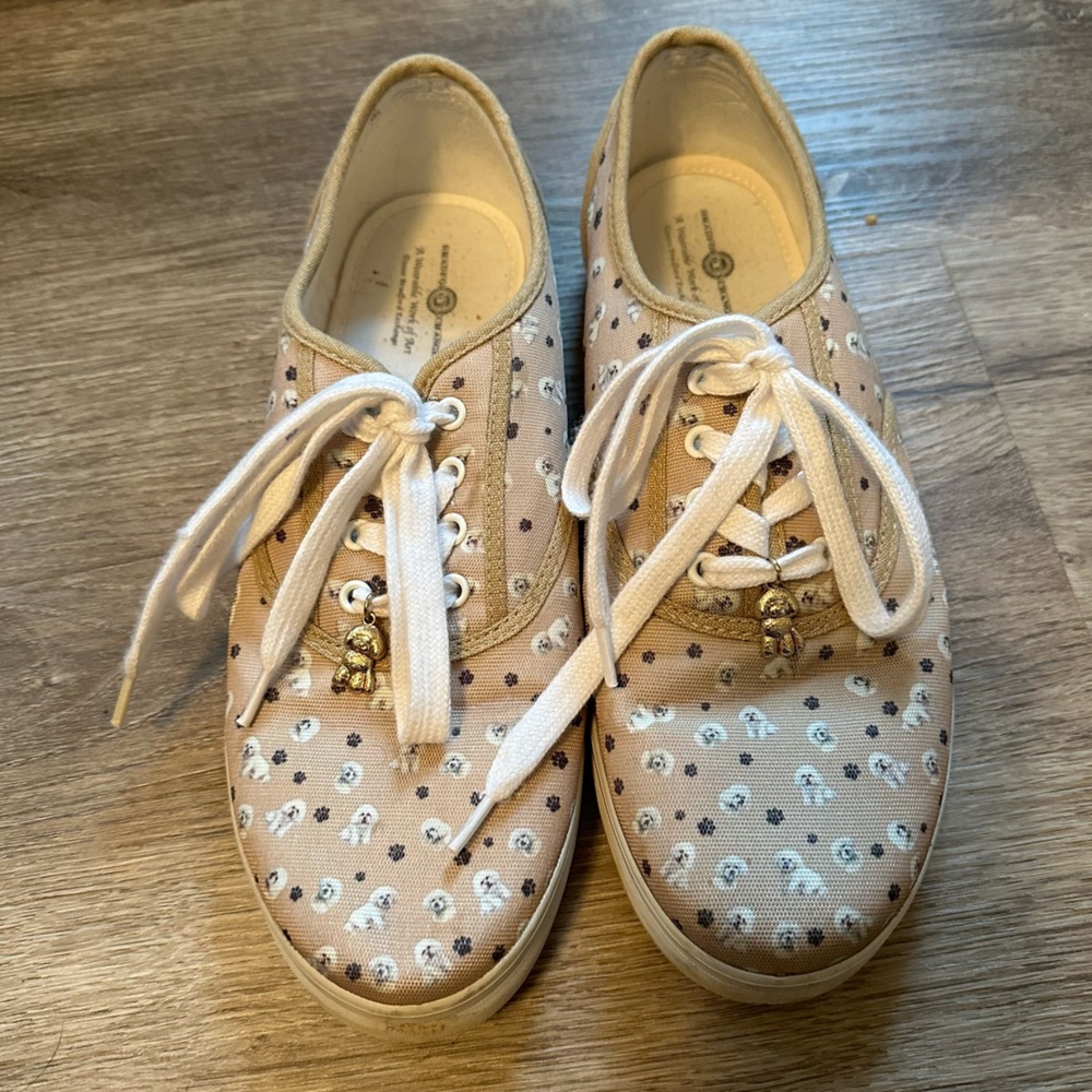 Adorable Bradford Exchange tan Bichon print sneakers, sz 10